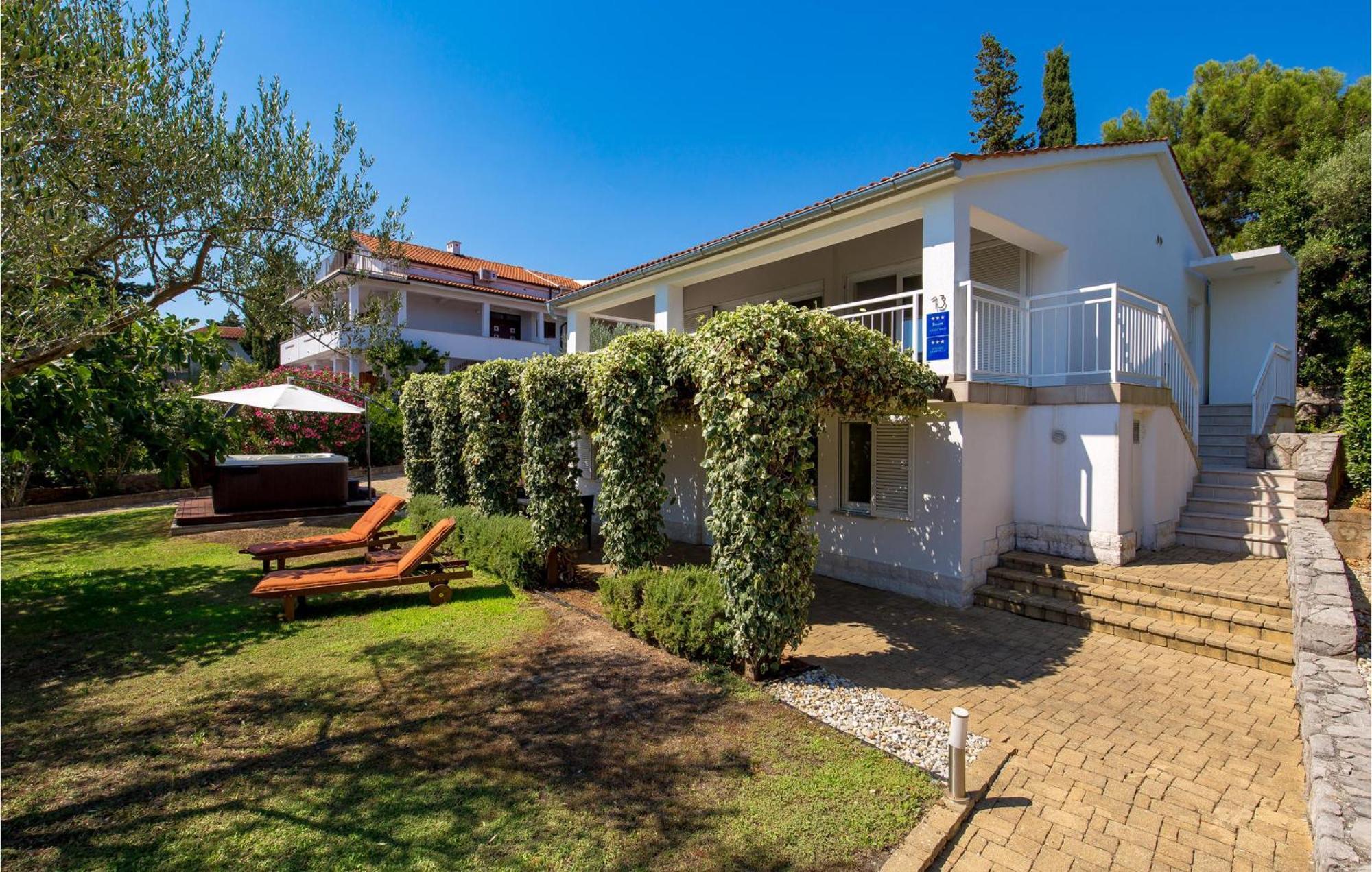 Nice Home In Krk With Kitchen Krk Town Zewnętrze zdjęcie